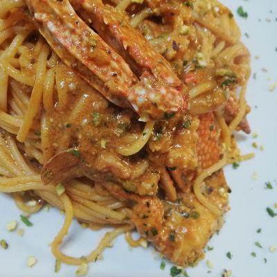 Spaghetti al Granchio e Crema di Pistacchio | White House - restaurant 2.0